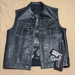 Dependent Black Leather Vest w/ 🔫Pocket